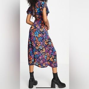 Puff sleeve midi dress in bright floral